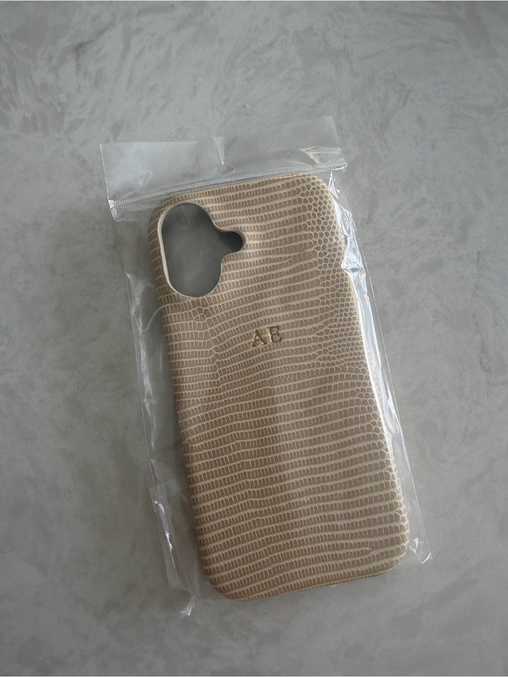 iPhone 17 Beige Lizard Leather Case
